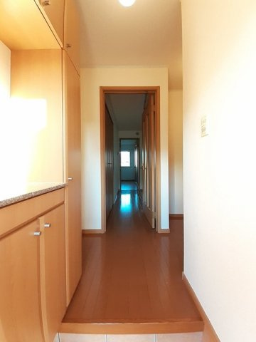 ペルペティアＦの玄関|収納もある玄関です
