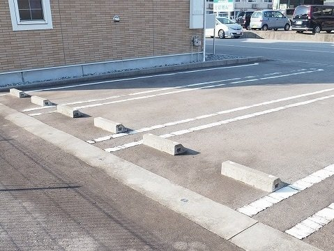 ル・アンジュの駐車場|駐車スペースもあります