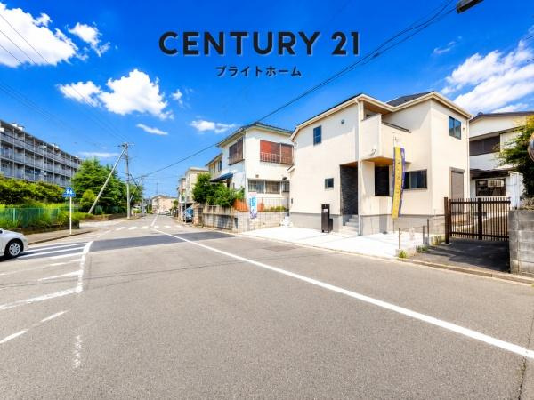 横浜市緑区東本郷４丁目の新築一戸建の前面道路含む現地写真|前面道路が広いので、安心して駐車可能です！
是非現地へお越しください。