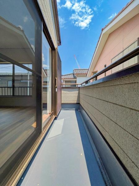 横浜市鶴見区上末吉５丁目の中古一戸建のバルコニー|陽当り良好のバルコニー！
風通しもよく気持ちいいです