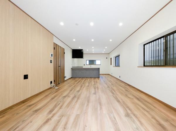 横浜市鶴見区上末吉５丁目の中古一戸建の居間・リビング|自慢したくなるリビング！
形も良く家具の配置にも困りません。