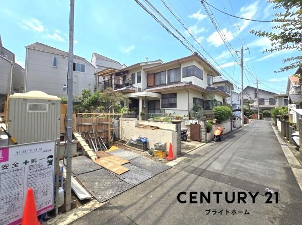 横浜市鶴見区馬場１丁目の新築一戸建の前面道路含む現地写真|陽当りの良さ、住環境を現地にてご確認下さい！
周辺環境も合わせてご案内させていただきます！