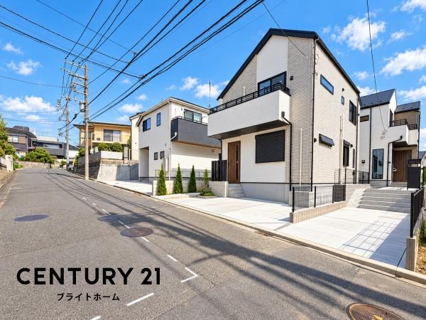 横浜市旭区白根６丁目の新築一戸建のトイレ|清潔感のある内装のすっきりとしたデザインのトイレです。
水周りが綺麗だと安心ですね。
