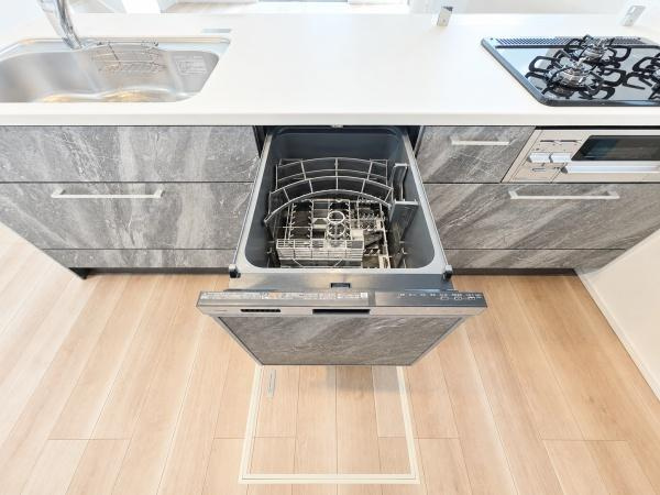 横浜市旭区白根６丁目の新築一戸建のキッチン|食洗器付きなのは家事の負担を軽減してくれる嬉しいポイント♪