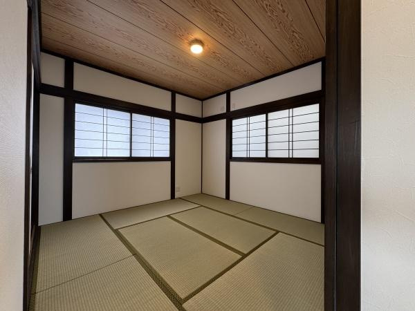 【寝室】 | 2面採光なので、日差しを長時間受ける事が出来る暖かいお部屋です。