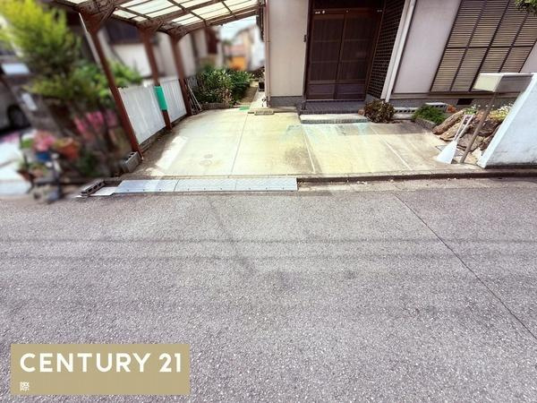 和歌山市秋月　土地の前面道路含む現地写真