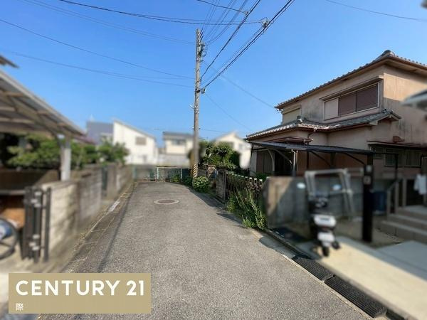 和歌山市中　中古戸建の前面道路含む現地写真