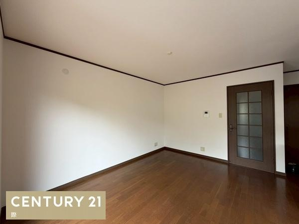 桃山町調月　中古戸建の洋室