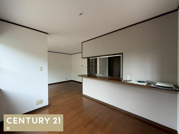 桃山町調月　中古戸建の居間・リビング