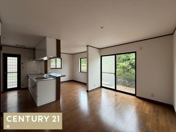 桃山町調月　中古戸建の居間・リビング