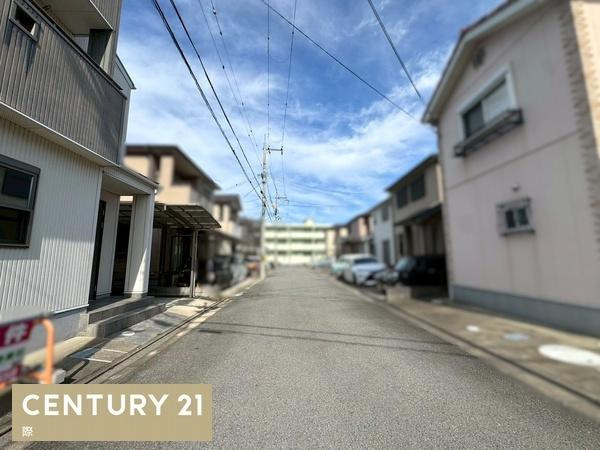 和歌山市栄谷　中古戸建の前面道路含む現地写真