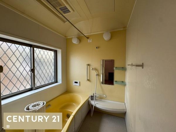 和歌山市栄谷　中古戸建の浴室