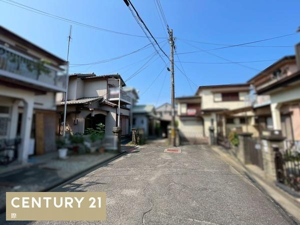 和歌山市古屋　中古戸建の前面道路含む現地写真