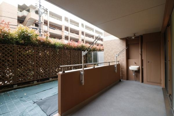 サンメゾン枚方朝日丘かえで館　中古 マンションのバルコニー