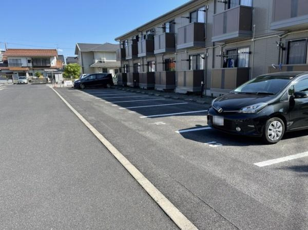【駐車場】