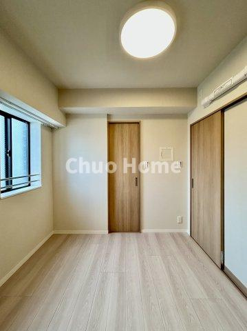 スカーラ台東根岸の子供部屋|【子供部屋】お子様を持つ家庭の約6割が「家族や子どものため」に購入を希望。入学後の転校を避け、広い空間でのびのび育てたいなどの親心が、家探しのきっかけになっているようです。