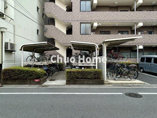 スカーラ台東根岸の駐輪場|【自転車置き場】最新の空き状況や費用などの詳細は担当スタッフまでお問い合わせください。