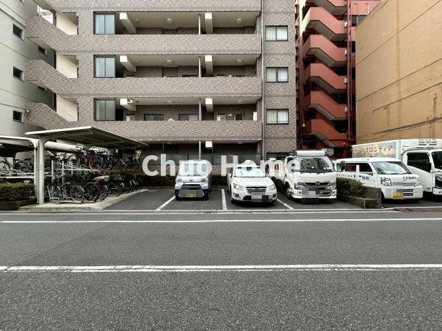 スカーラ台東根岸の駐車場|【敷地内駐車場】最新の空き状況や費用などの詳細は担当スタッフまでお問い合わせください。