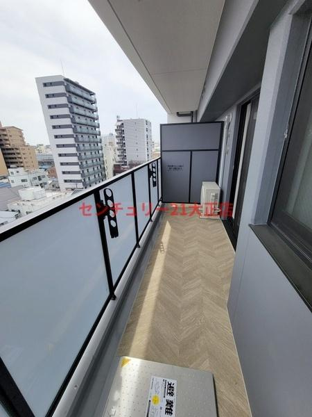 Louis Residence 弁天町のバルコニー|★物干しスペースたっぷり★