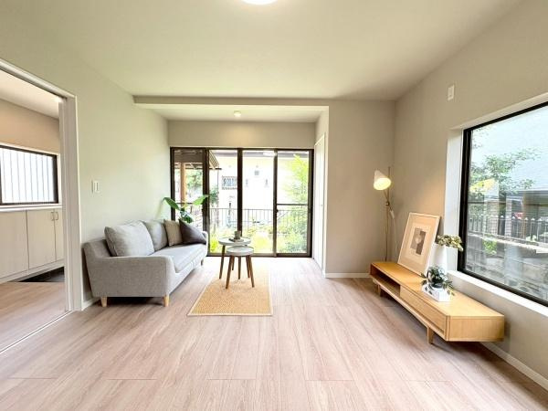 川崎市多摩区西生田５丁目の中古一戸建の居間・リビング
