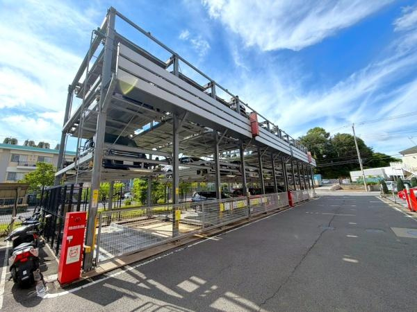 ザ・ピースプレイス横浜の駐車場