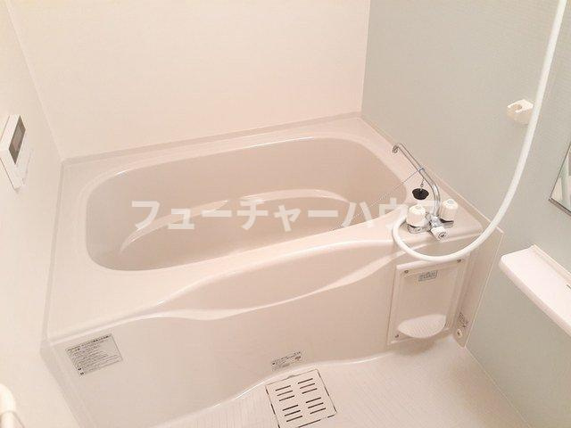 ノース・ヒルⅡの浴室|落ち着いた空間のお風呂です