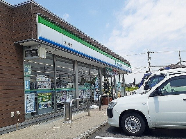 ハッピーフィールドつばき館の周辺|ファミリーマート富山太田店まで700m
