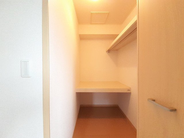 エレガンスヤツオＥの収納