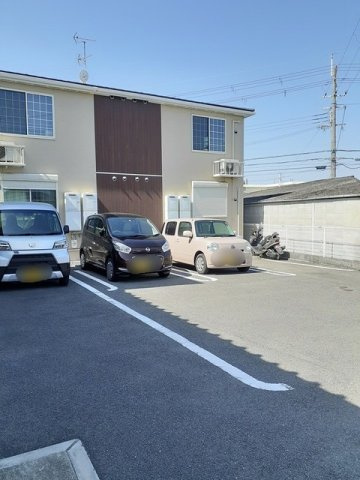 フィーア・フレーシュの駐車場