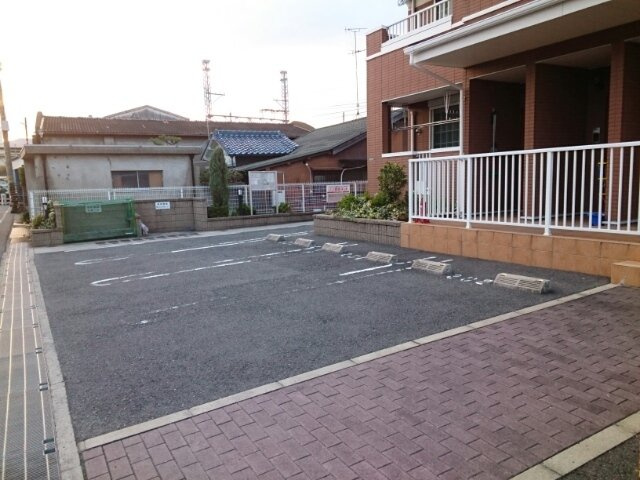 ブリッサの駐車場