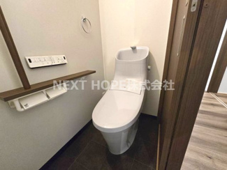 【トイレ】 | 尼崎市浜３丁目中古戸建　築浅！ | トイレは１階・２階に設けられております♪こちらは１階部分のトイレです！
