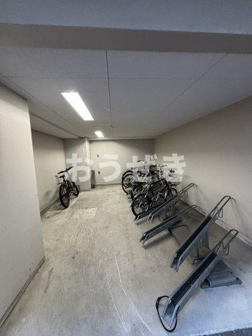 リヴシティ横濱関内弐番館の駐車場