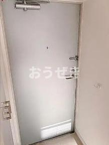 リヴシティ横濱関内弐番館の玄関