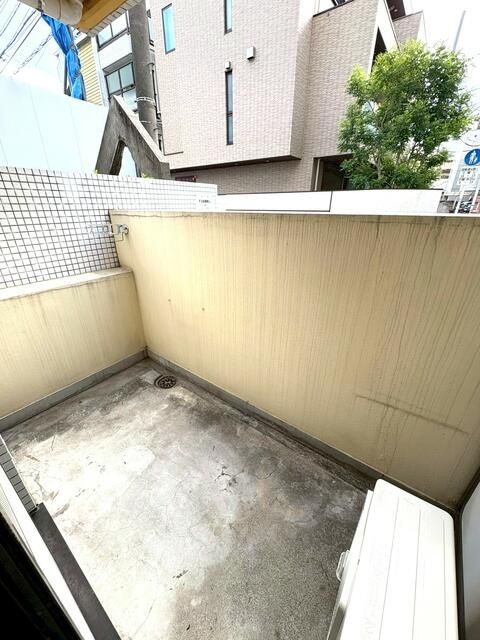 グリンセリ千駄ヶ谷　１０５号室のバルコニー|バルコニー