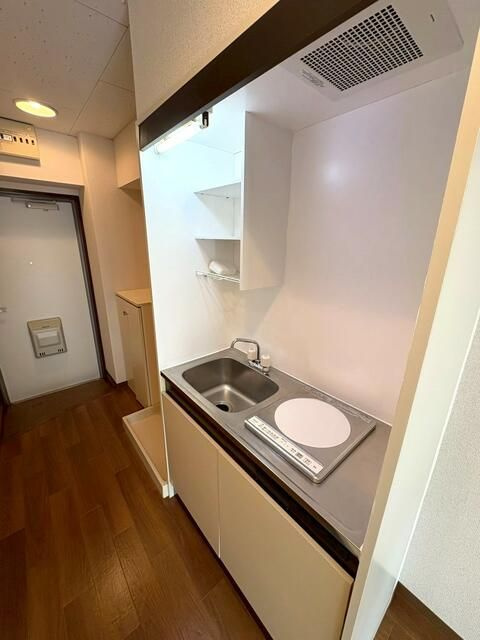 グリンセリ千駄ヶ谷　１０５号室のキッチン|キッチン