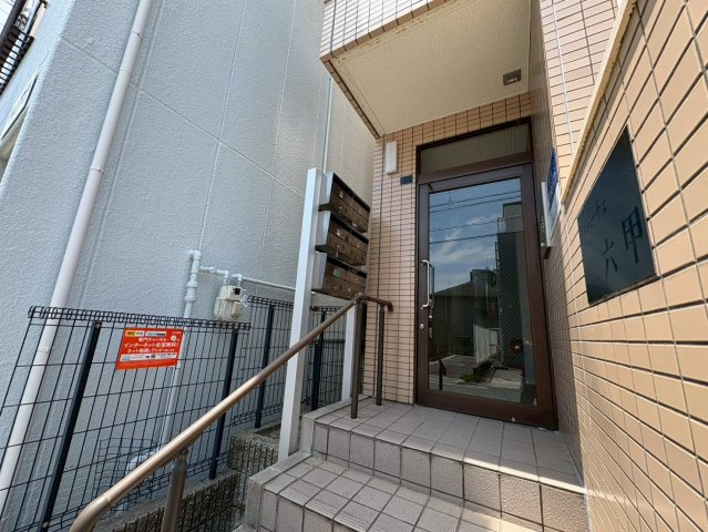 ヴィバーチェ六甲のエントランス