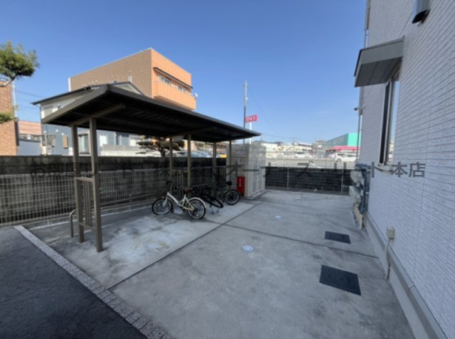 D-ROOMクレスト国分の駐車場