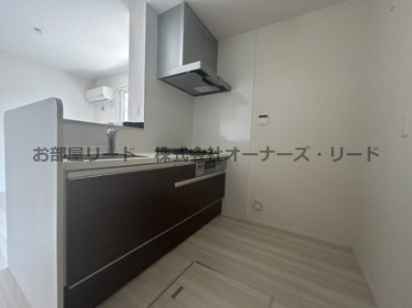 D-ROOMクレスト国分のキッチン|3口コンロ