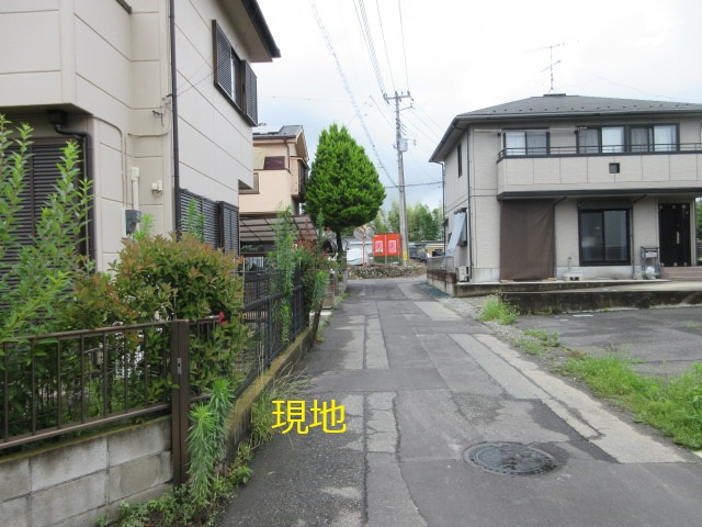 中古戸建　深谷市小前田1648-6の前面道路含む現地写真