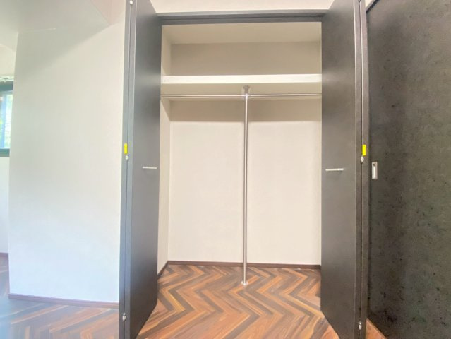 高槻市芥川町２丁目の賃貸マンションの収納