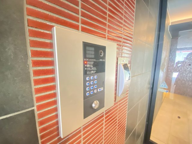 高槻市芥川町２丁目の賃貸マンションのセキュリティ