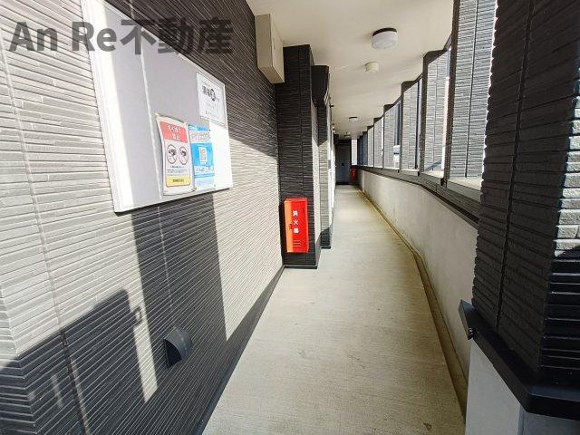 川口市大字大竹のアパートのロビー