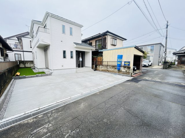 新築　高崎市倉賀野町　Heartful　Town　A号棟の駐車場|現地写真　駐車スペースは並列2～3台分可能です！
