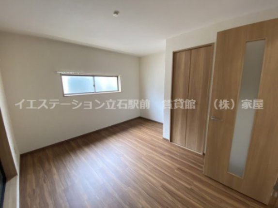 エメラルド立石貸戸建の洋室