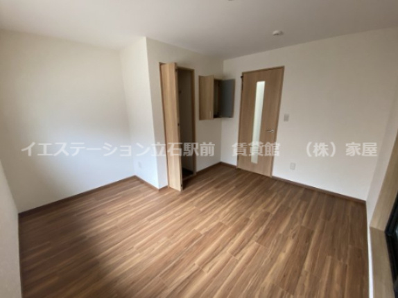 エメラルド立石貸戸建の洋室