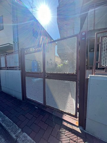 パラドス甲東園のエントランス