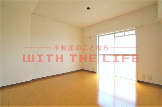 コンチェルト東合川Ⅰ【キャッシュバック対象物件】の洋室|明るい洋室です