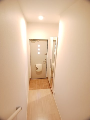 パルハーモニーⅠの玄関|収納もある玄関です