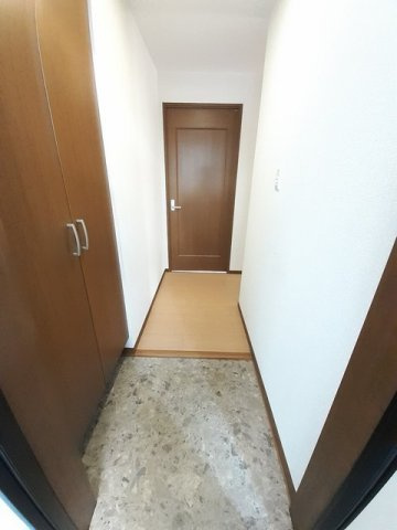 プラザ初雪Ａ－１の玄関|明るい玄関です