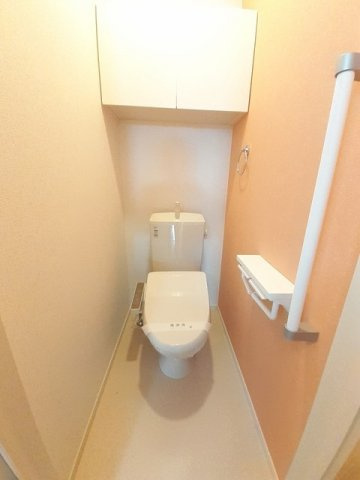 ストーンズ三次ｙｕ　Ⅳのトイレ|ゆったりとした空間のトイレです